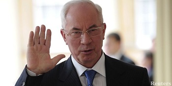 Азаров переходит в наступление